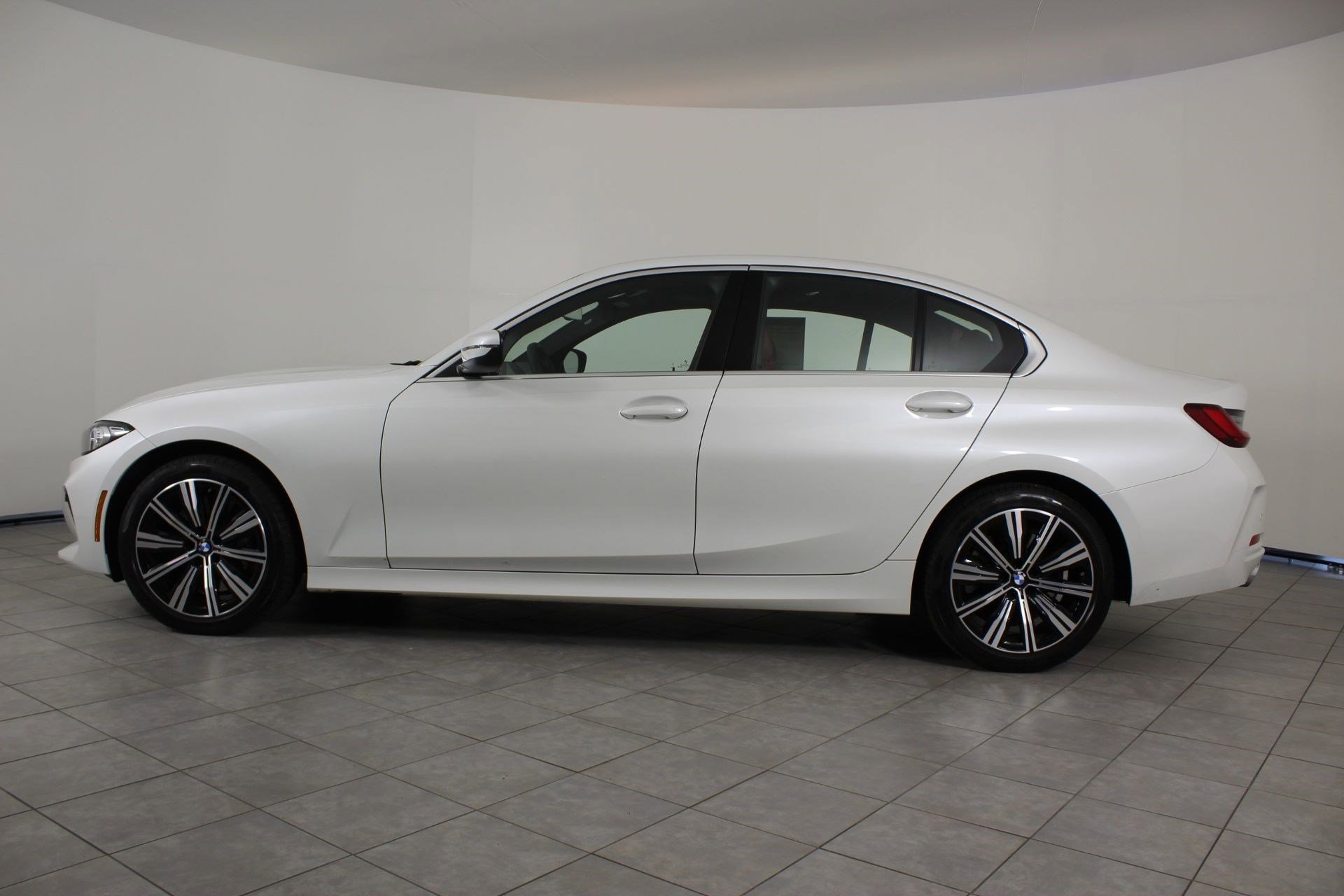 Certified 2025 BMW 330i xDrive Sedan image 2