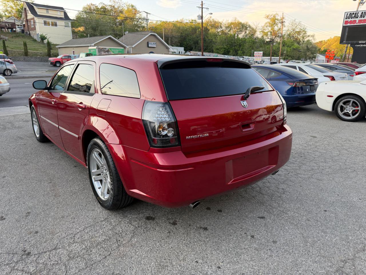 Used 2005 Dodge Magnum R/T RWD image 7