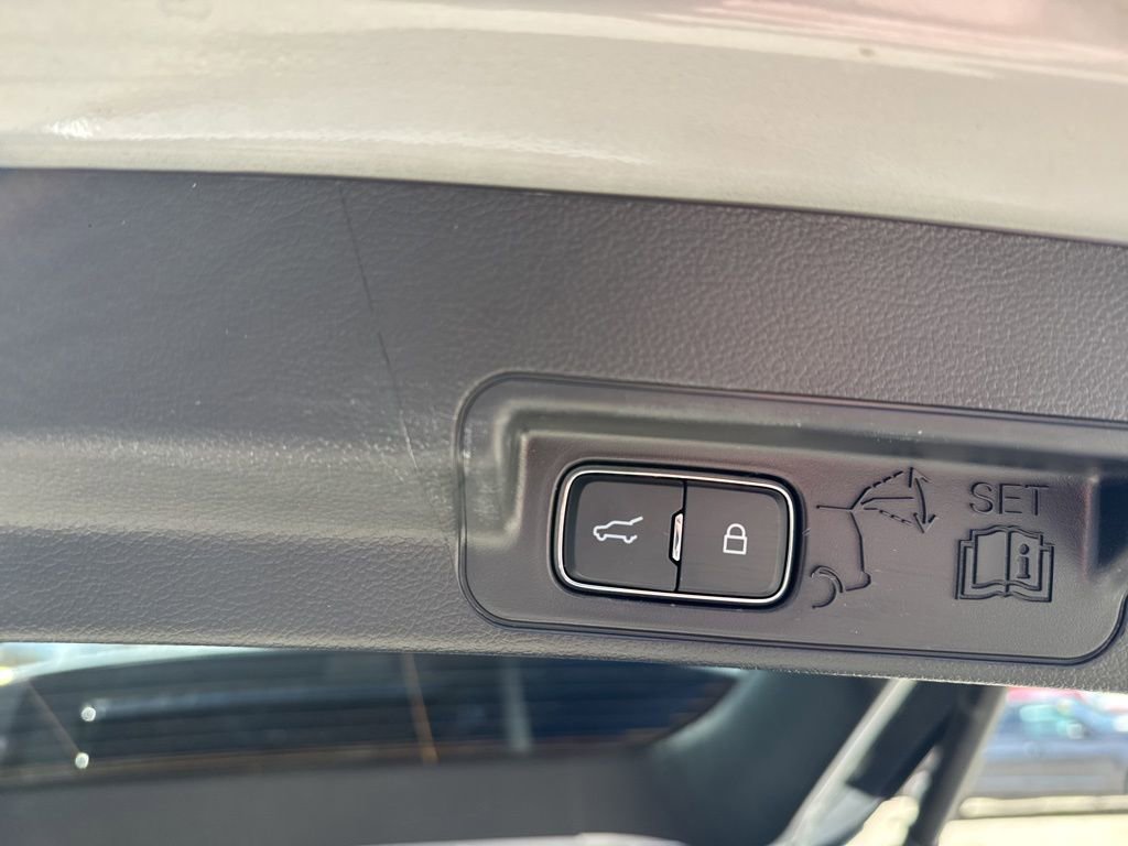 Used 2025 Ford Explorer Platinum w/ Ultimate Package image 25