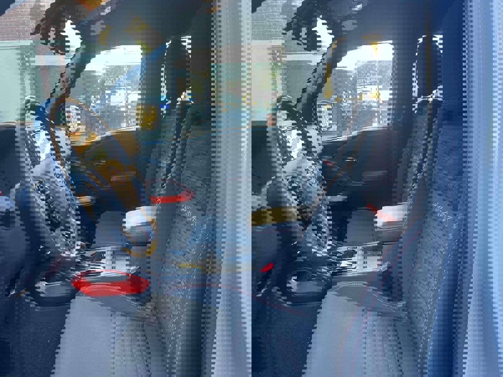 Used 2023 Nissan Frontier PRO-4X w/ Technology Package image 16