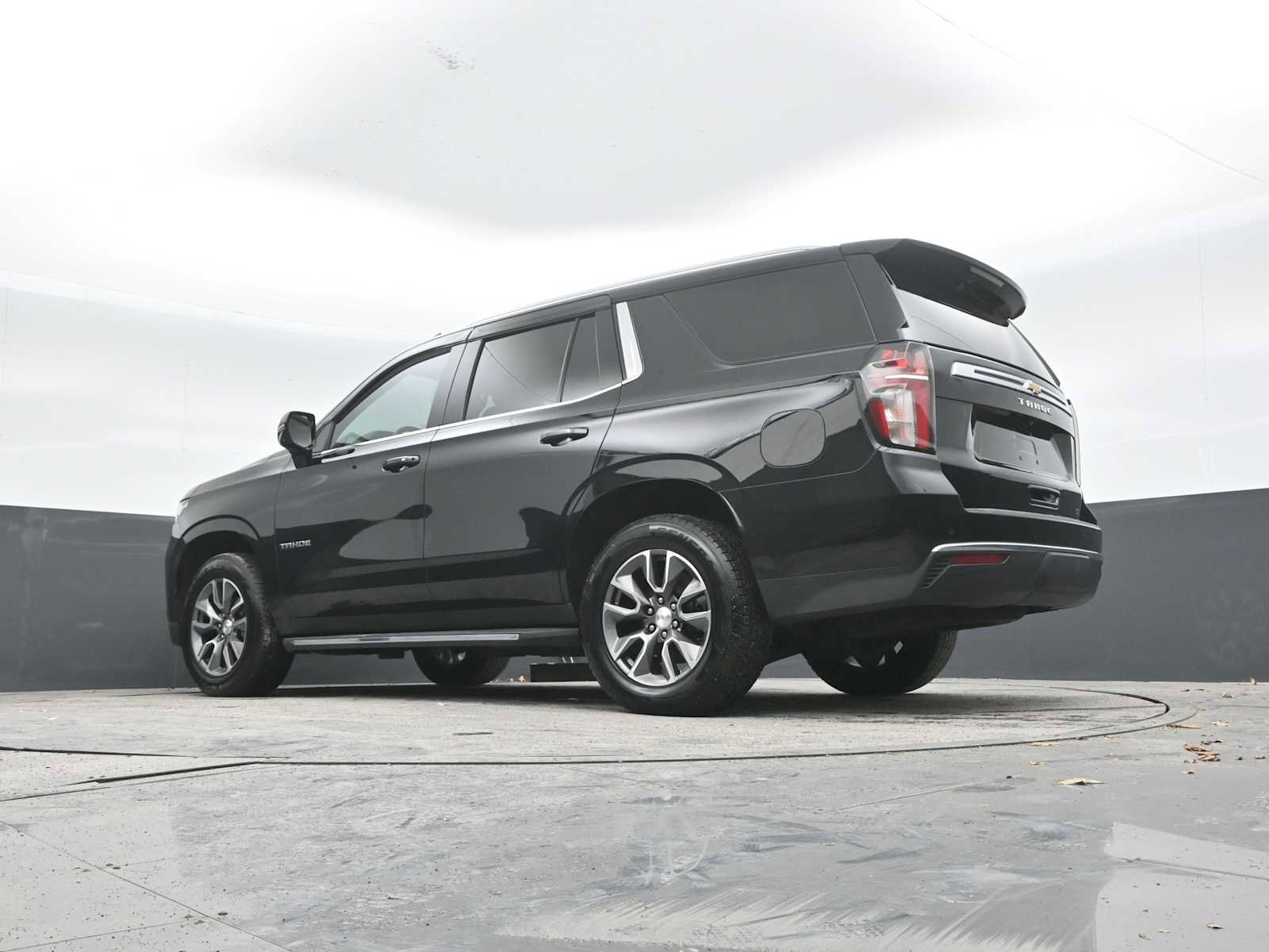 Used 2022 Chevrolet Tahoe LT w/ Luxury Package image 44