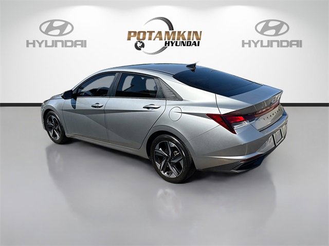 Used 2023 Hyundai Elantra SEL w/ Convenience Package image 7