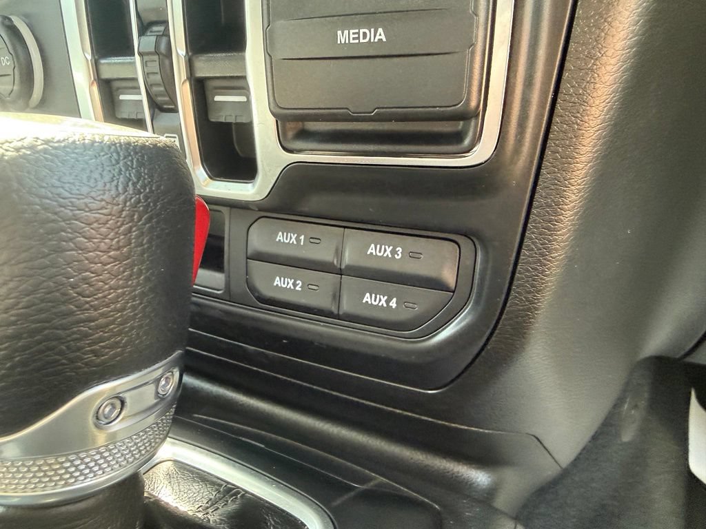 Used 2023 Jeep Gladiator Sport AWD/4WD image 27