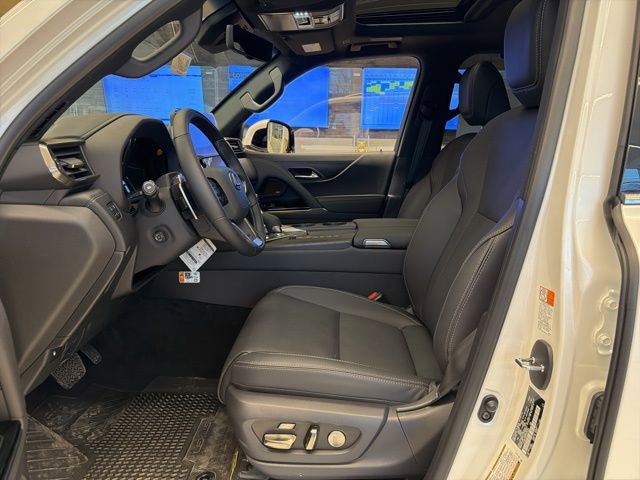 New 2026 Lexus LX 700h Luxury image 7