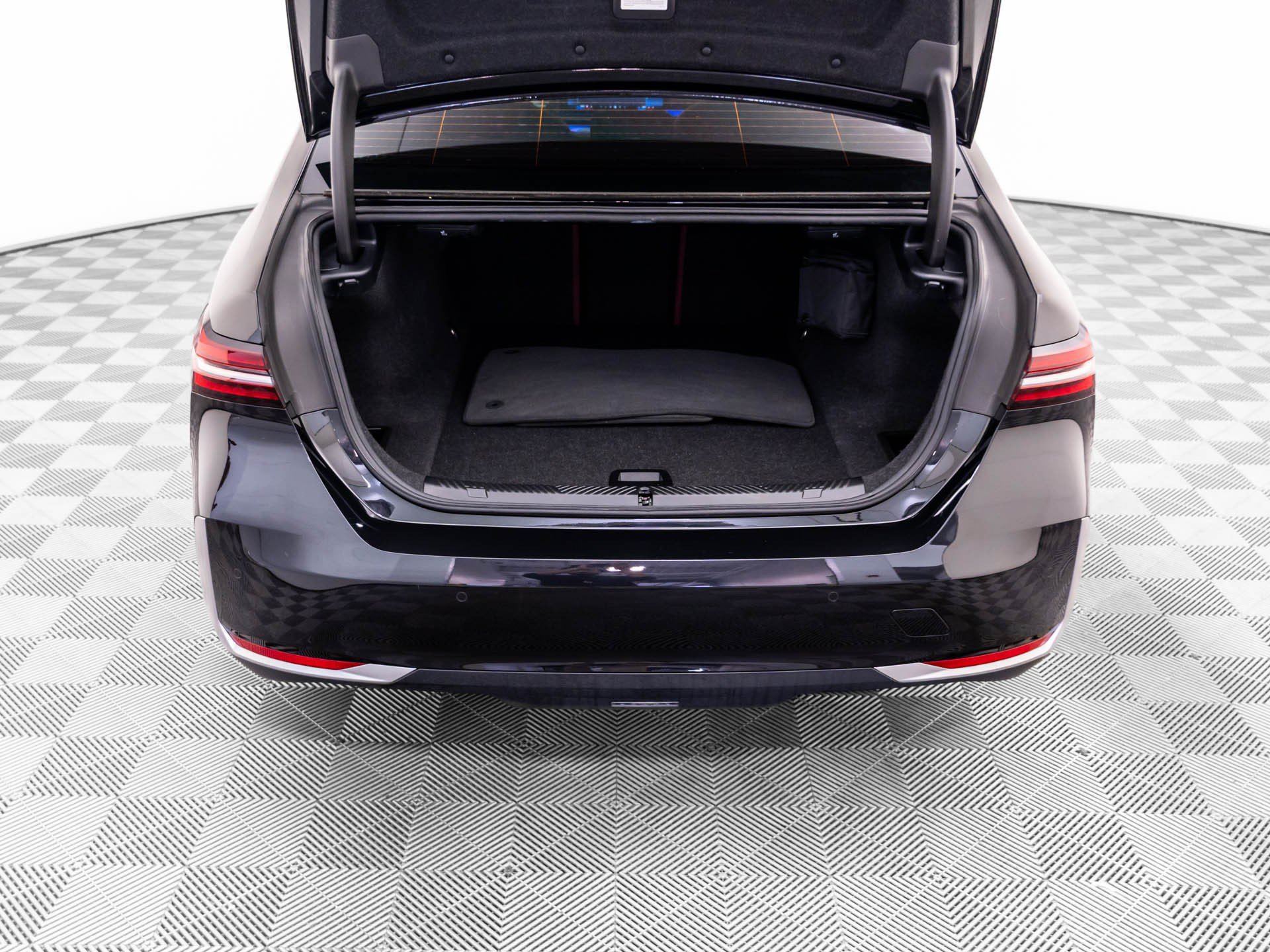 Certified 2024 BMW i5 eDrive40i w/ Premium Package RWD image 35