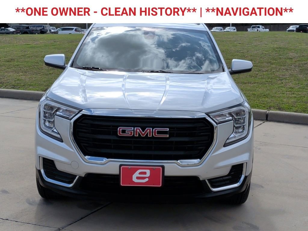 Used 2022 GMC Terrain SLE w/ Driver Convenience Package image 2