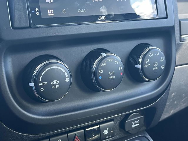 Used 2016 Jeep Patriot High Altitude FWD image 31