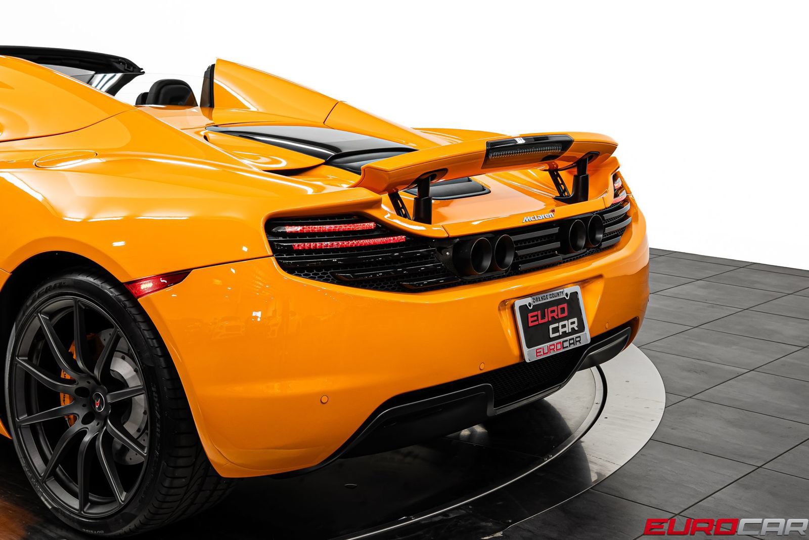 Used 2013 McLaren MP4-12C Spider RWD image 23