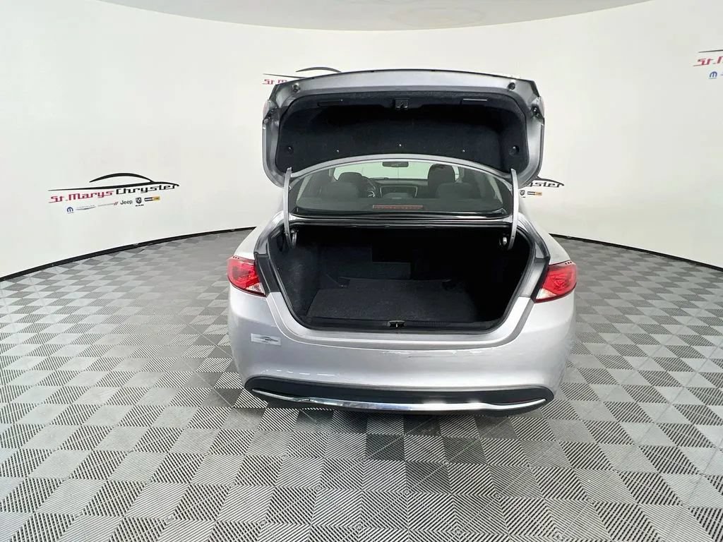 Used 2016 Chrysler 200 Limited FWD image 25