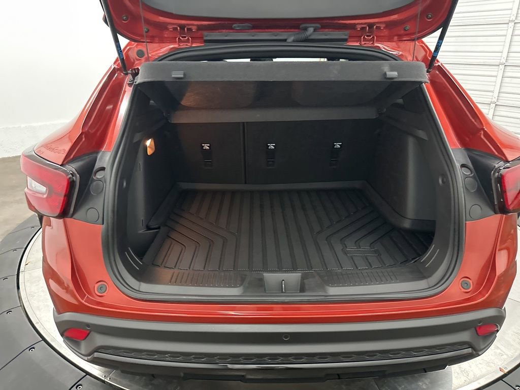 Used 2024 Chevrolet Trax RS w/ Sunroof Package image 26