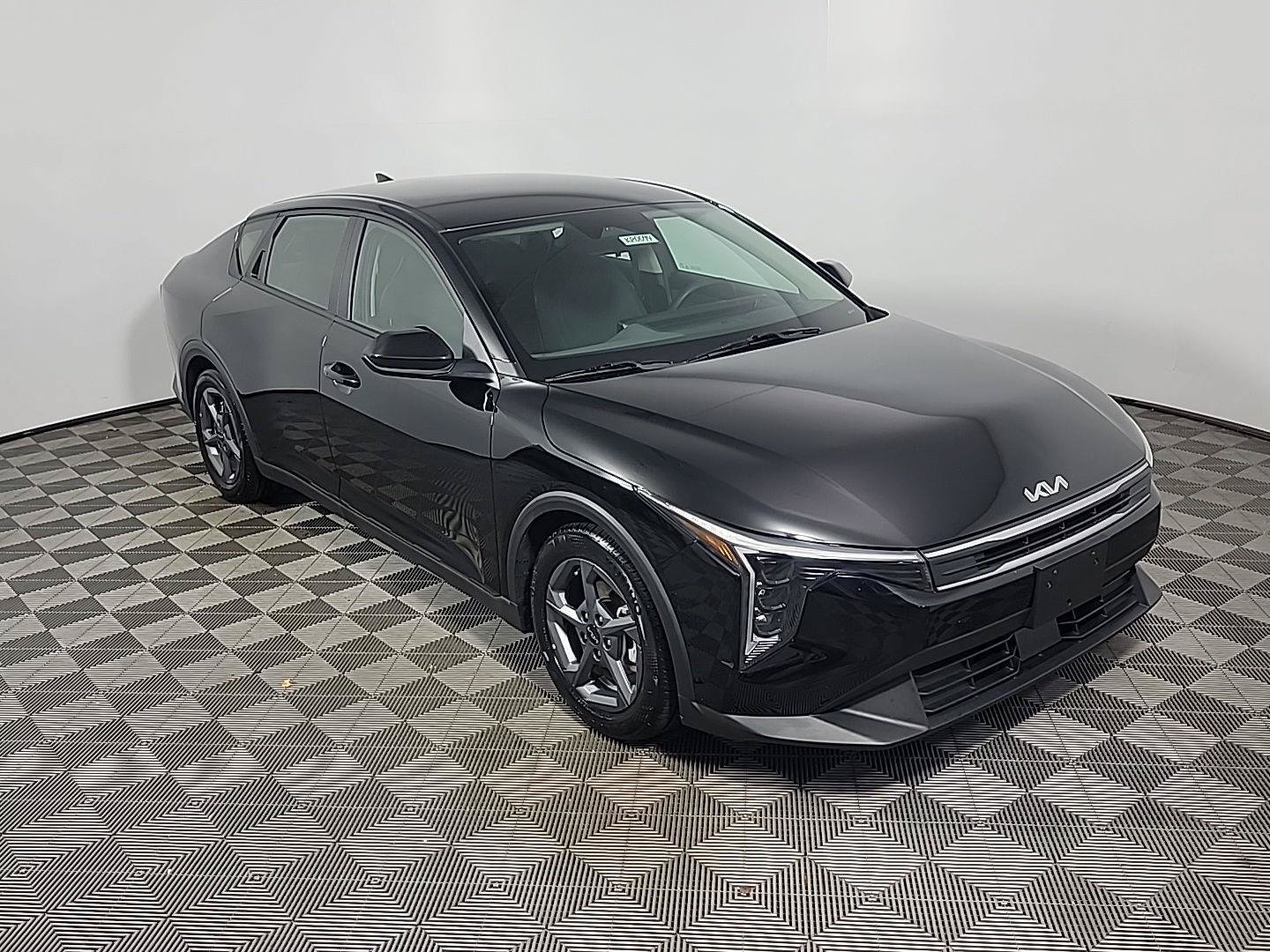 Certified 2025 Kia K4 FWD image 2