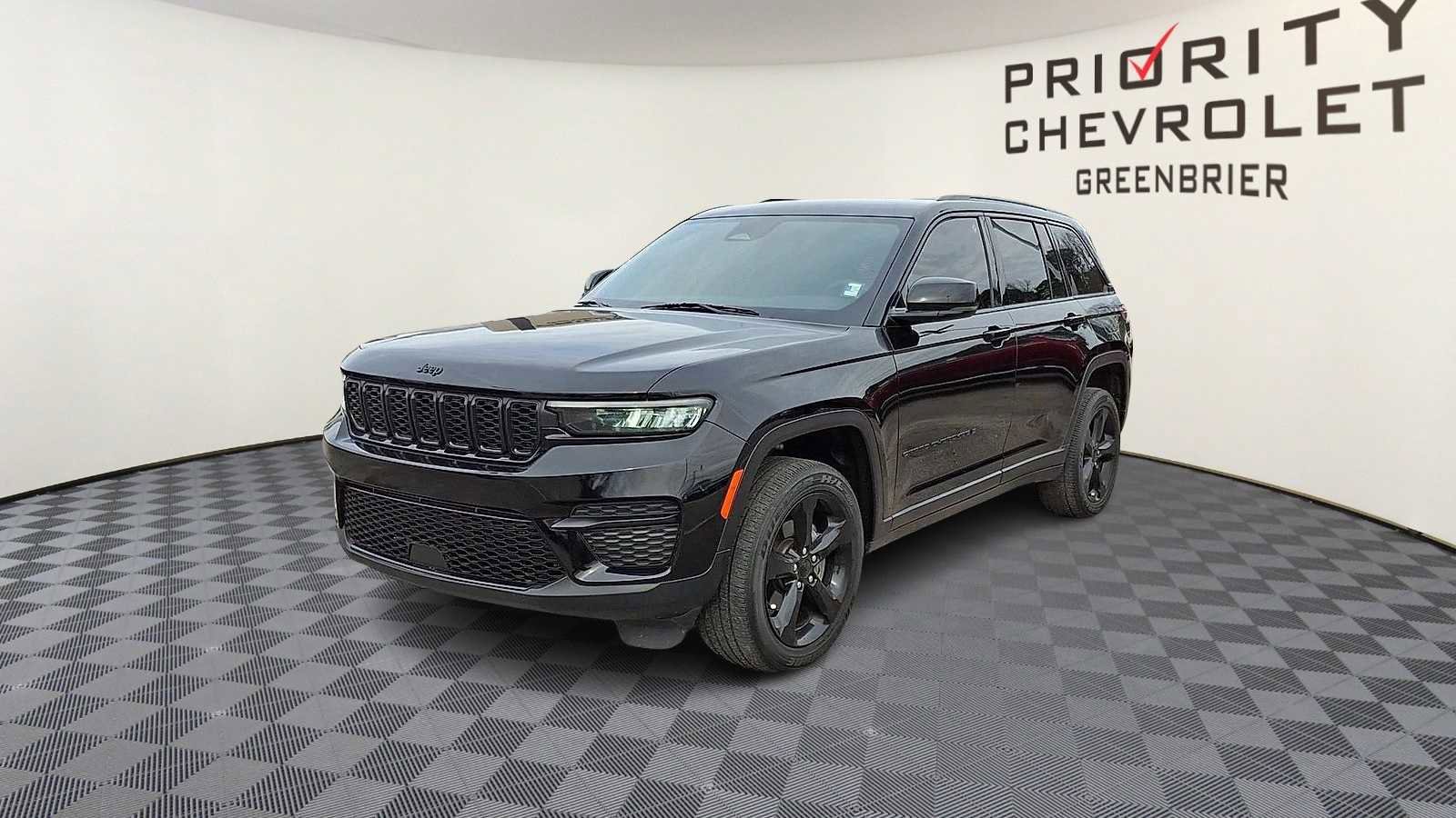 Used 2024 Jeep Grand Cherokee Altitude image 4