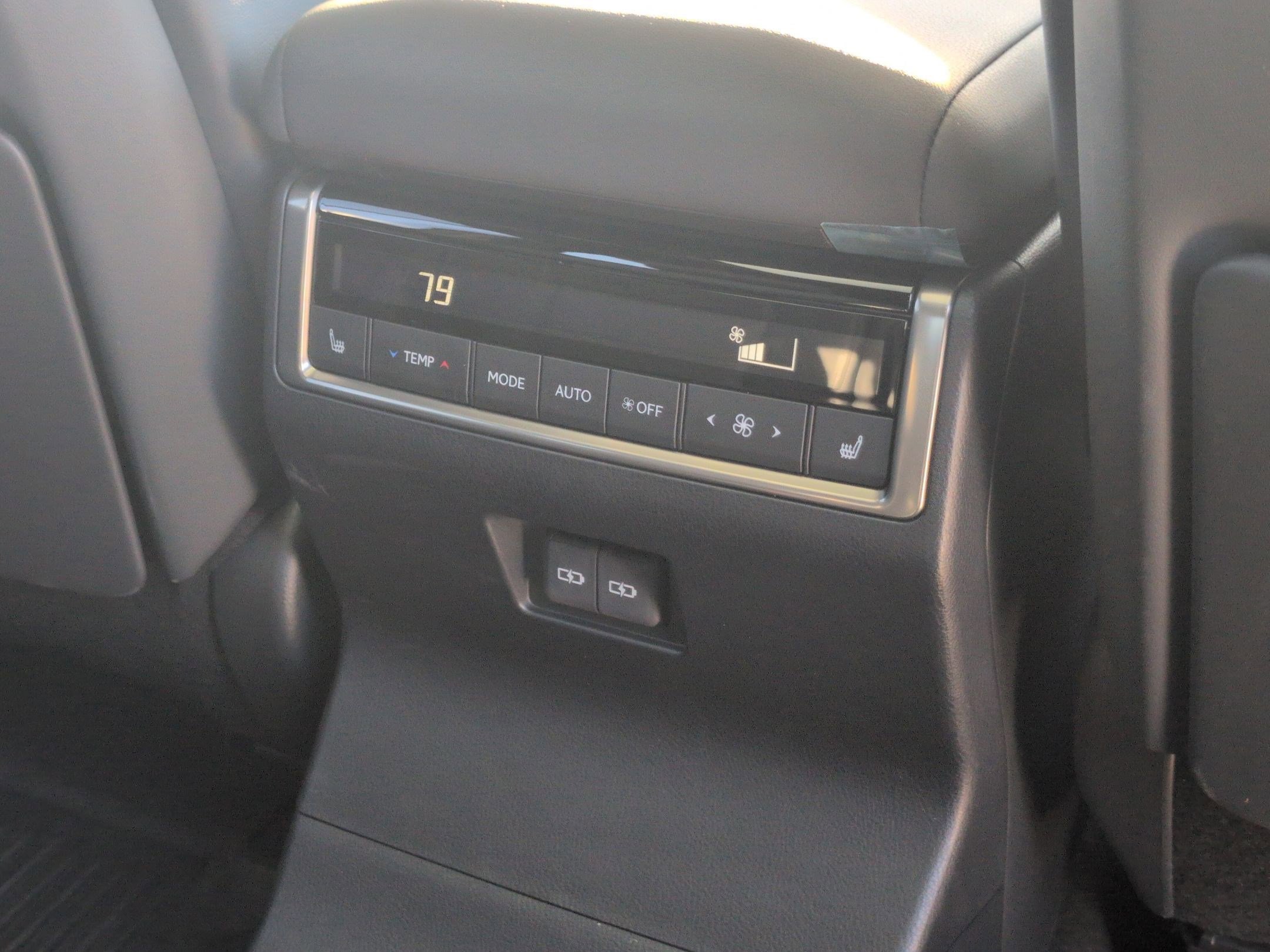 Used 2024 Lexus GX 550 w/ Accessory Package (2T) image 28