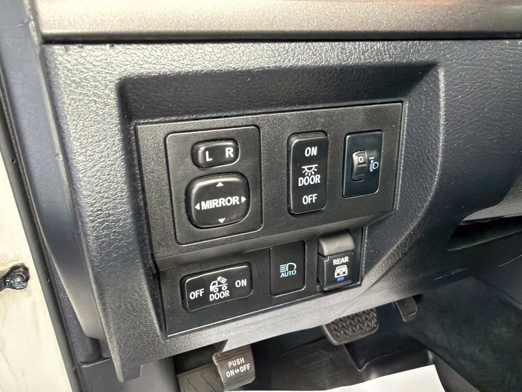 Used 2020 Toyota Tundra SR5 AWD/4WD image 17