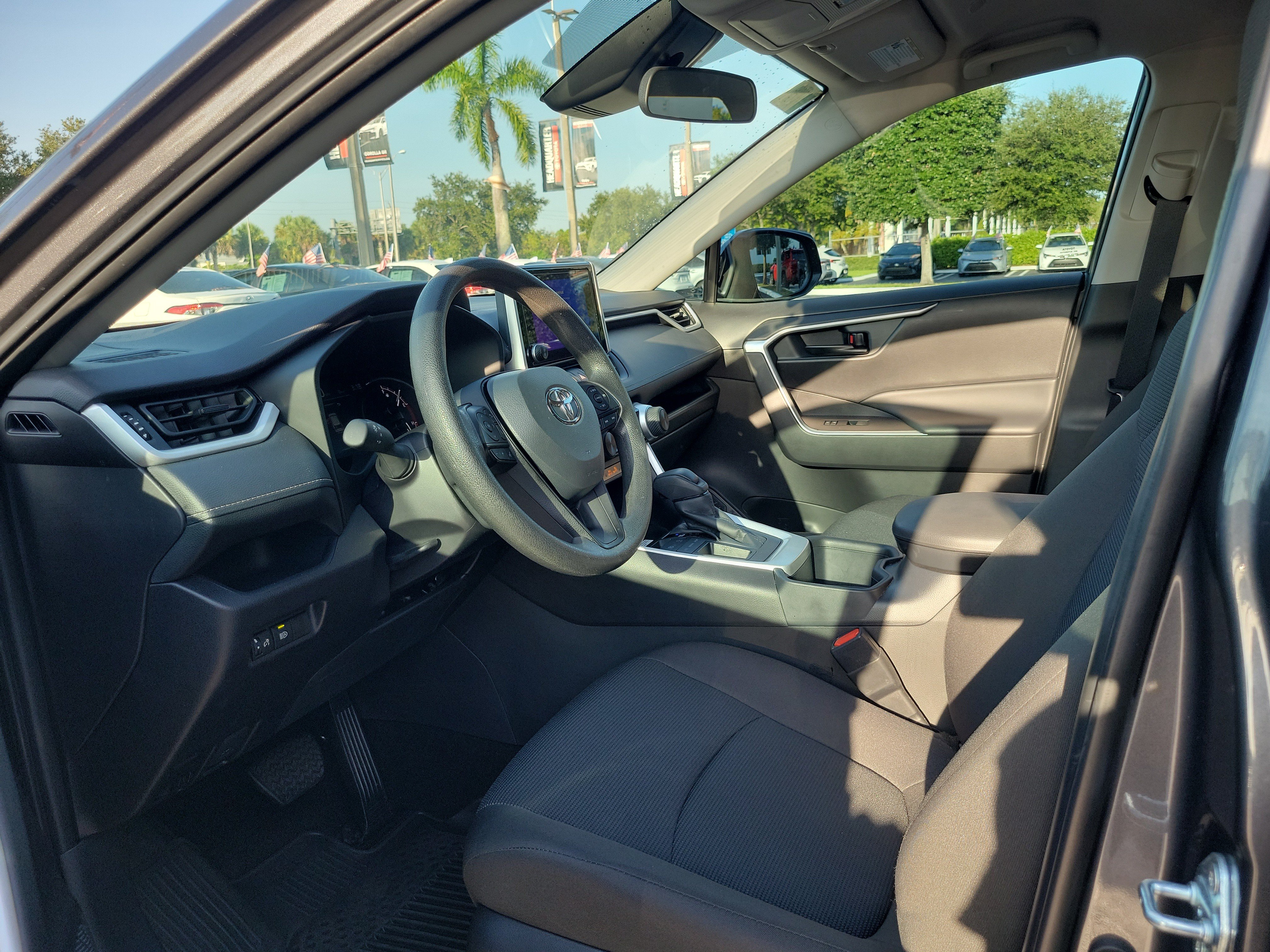 Used 2025 Toyota RAV4 LE FWD image 19