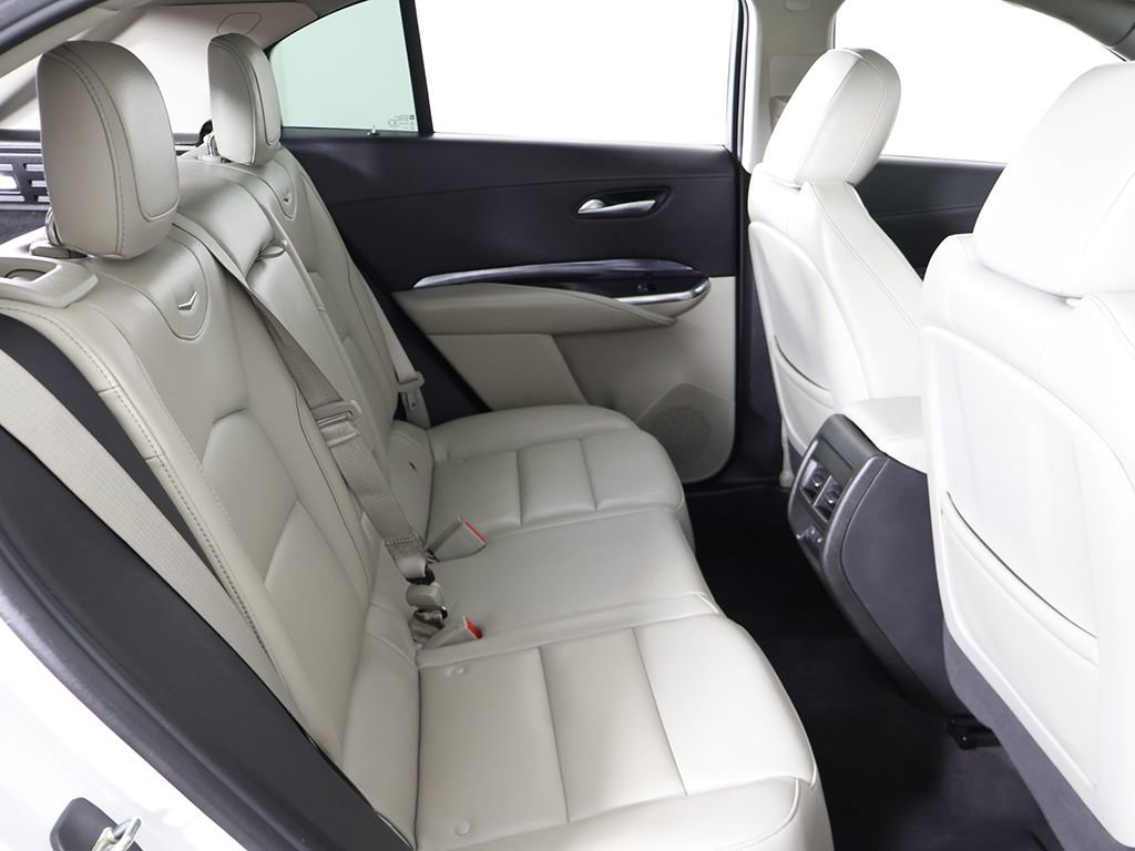 Used 2023 Cadillac XT4 Luxury w/ Cold Weather Package image 38