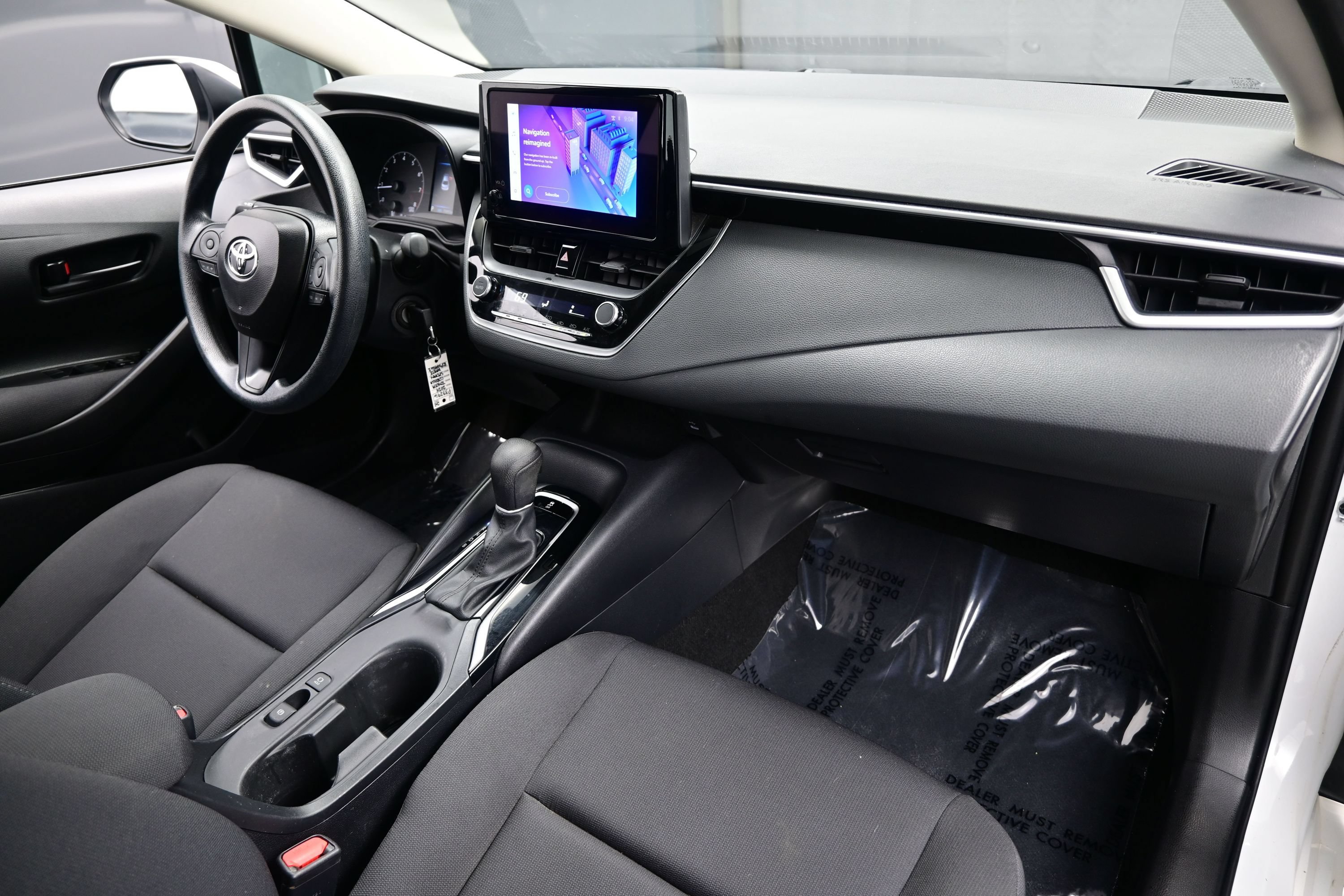 Used 2024 Toyota Corolla LE FWD image 14