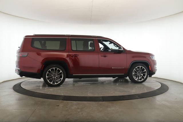 Used 2025 Jeep Wagoneer L Series III w/ Premium Group I image 6
