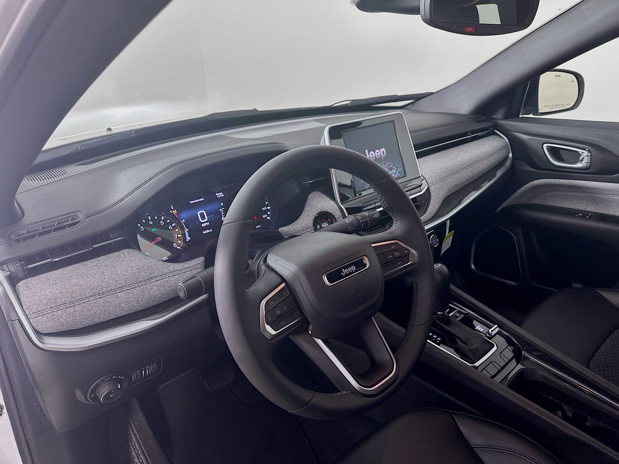 Certified 2025 Jeep Compass Latitude image 9