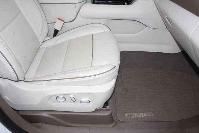 Used 2023 GMC Yukon Denali AWD/4WD image 17