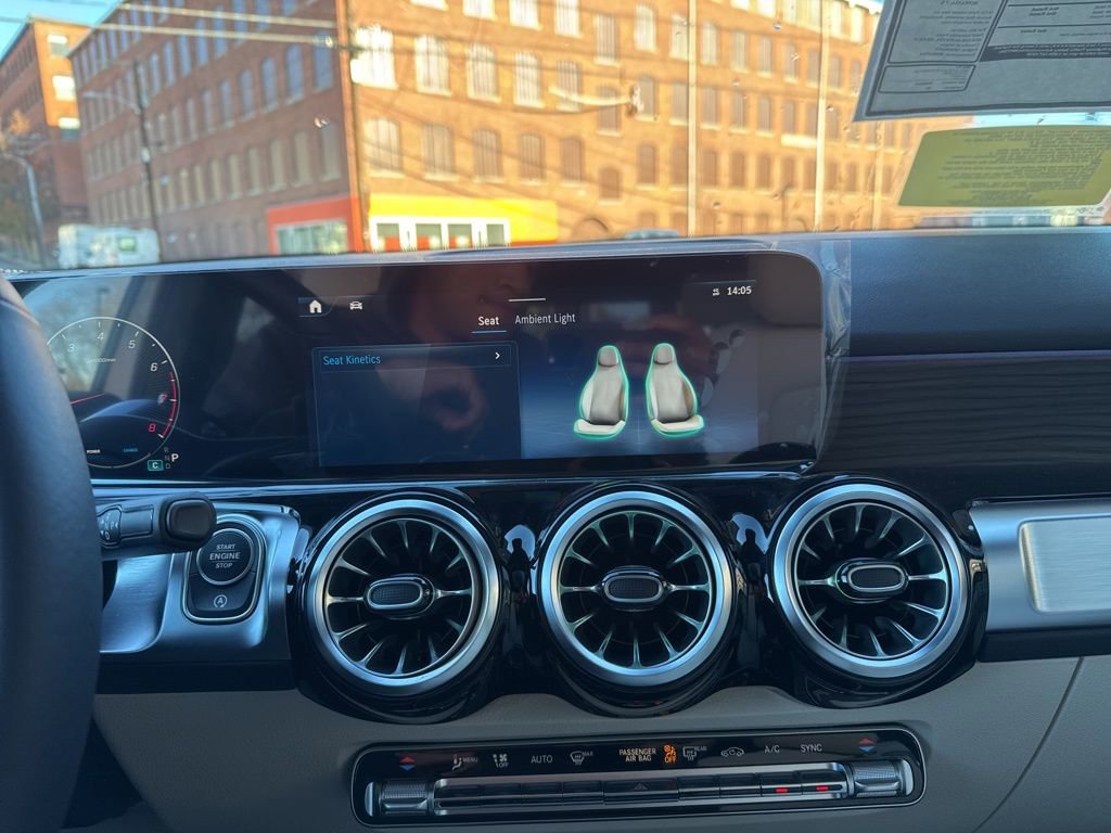 New 2026 Mercedes-Benz GLB 250 4MATIC image 34