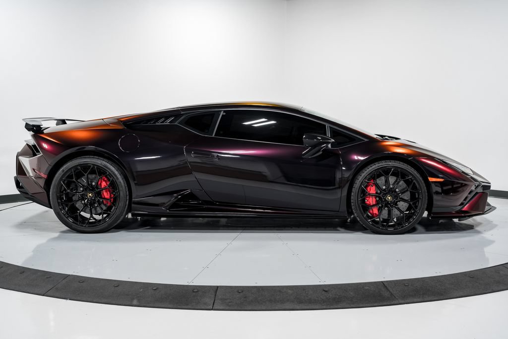 Used 2024 Lamborghini Huracan Tecnica RWD image 2