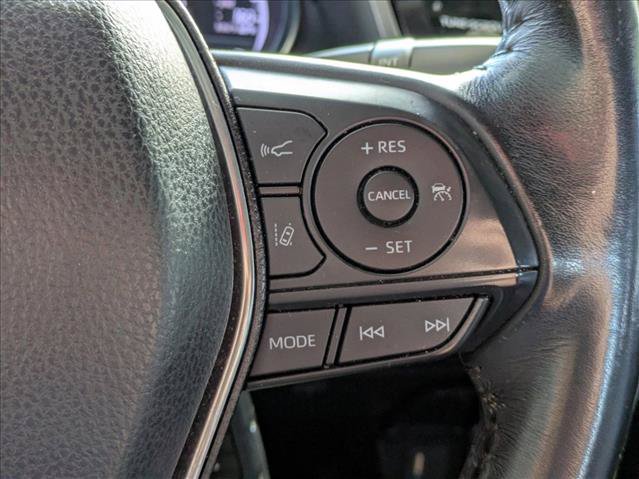Used 2020 Toyota Camry SE FWD image 6
