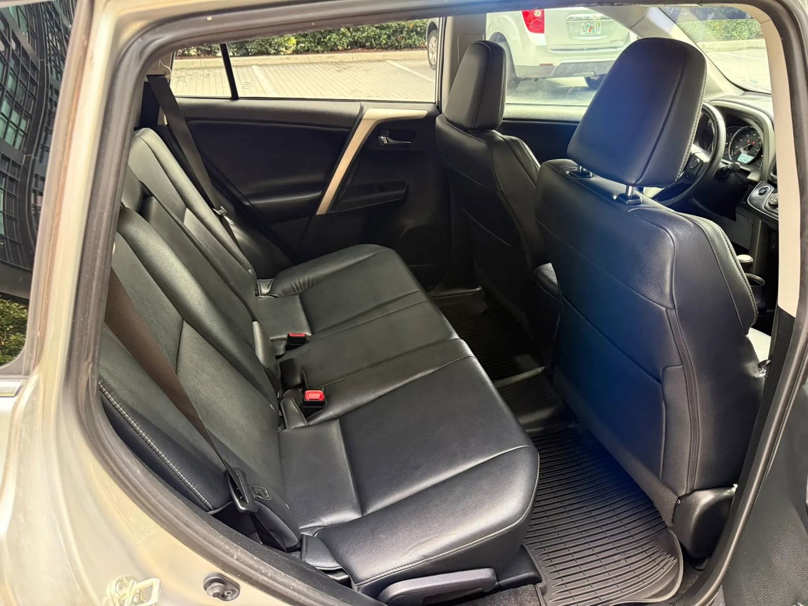 Used 2015 Toyota RAV4 Limited image 12