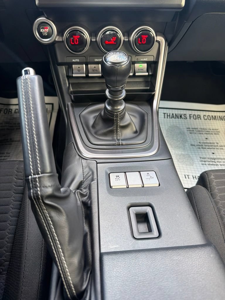 Used 2025 Toyota GR86 RWD image 29