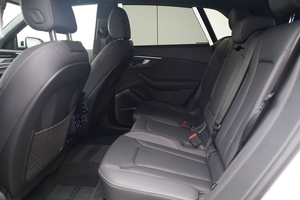 Used 2022 Audi Q8 Premium Plus AWD/4WD image 7