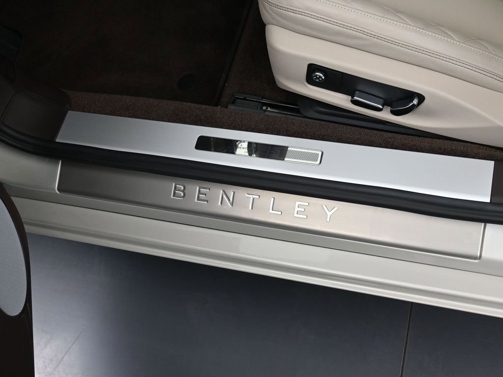 Used 2022 Bentley Continental GT AWD/4WD image 16