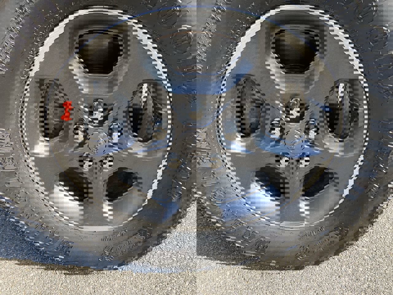 Used 2021 Jeep Gladiator Rubicon w/ Safety Group image 10