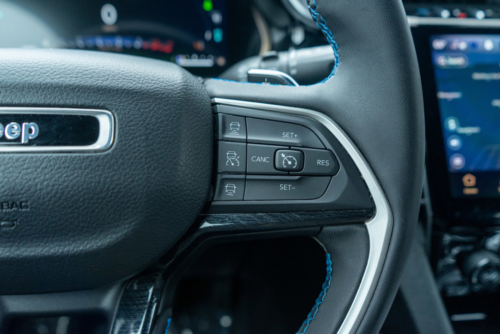 Used 2023 Jeep Grand Cherokee Trailhawk w/ Luxury Tech Group III image 29