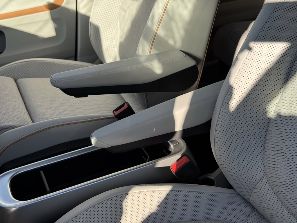 New 2025 Volkswagen ID. Buzz 1st Edition image 21