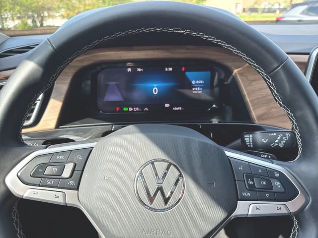 Used 2025 Volkswagen Atlas SE AWD/4WD image 11