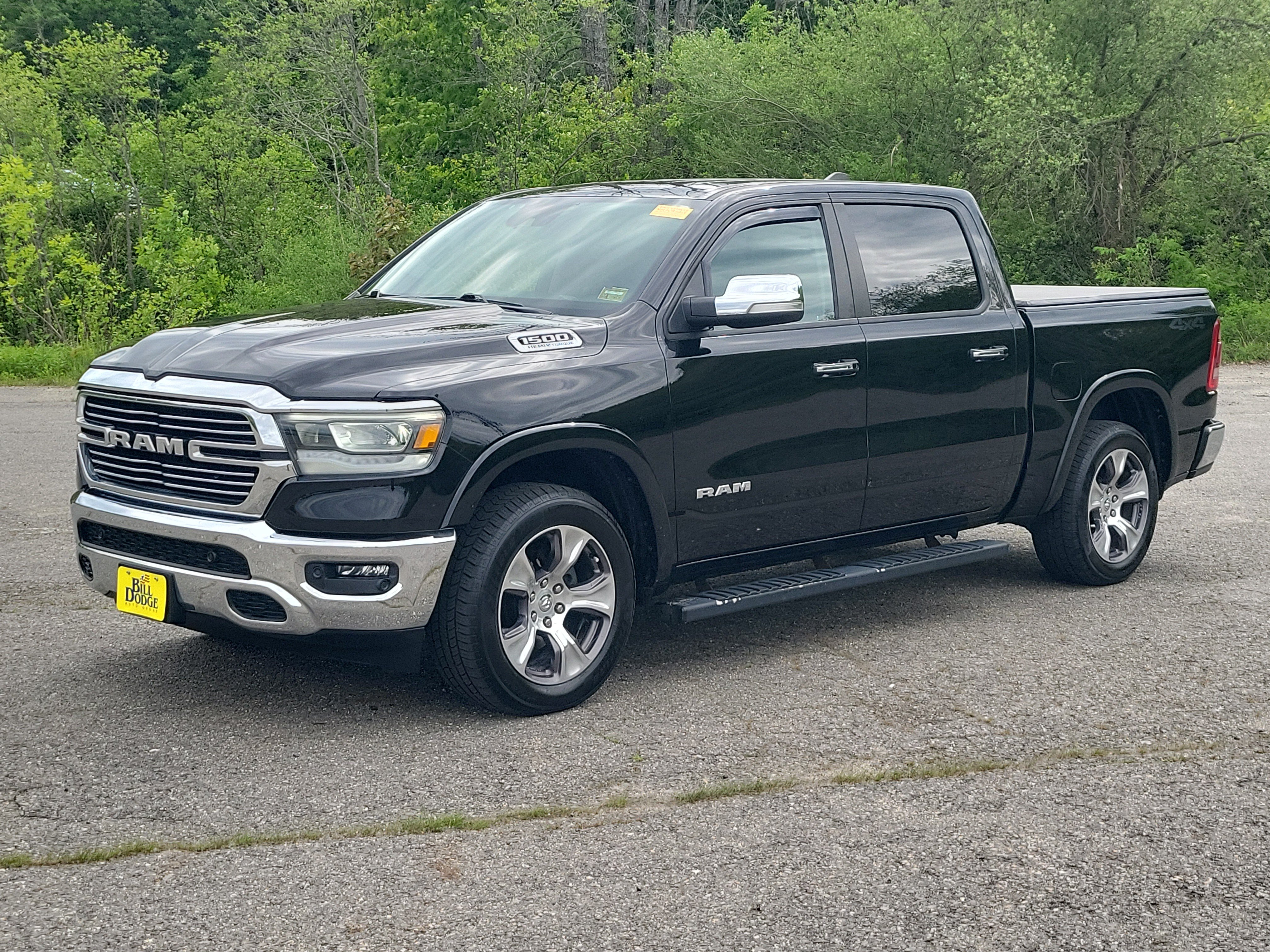 Used 2022 RAM 1500 Laramie AWD/4WD image 1