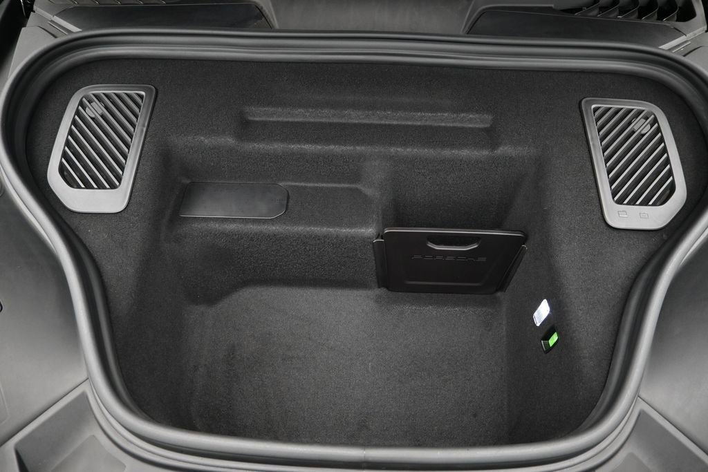 Certified 2024 Porsche Macan Turbo Electric AWD/4WD image 29