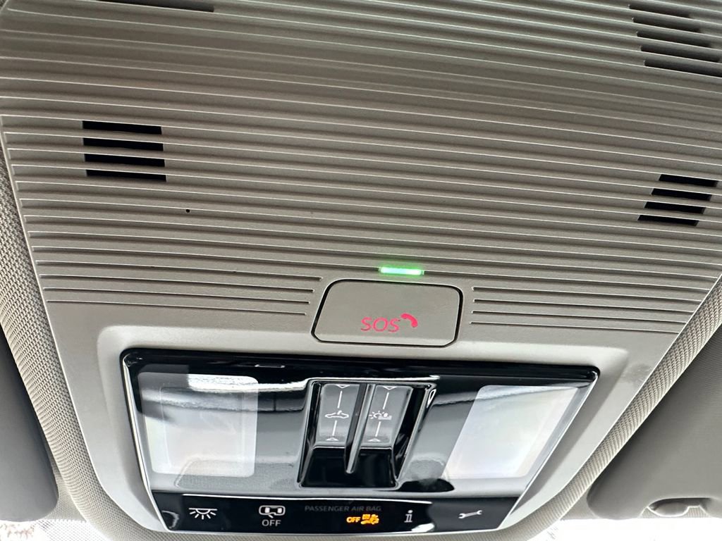 Used 2025 Volkswagen Atlas Peak Edition SE image 18