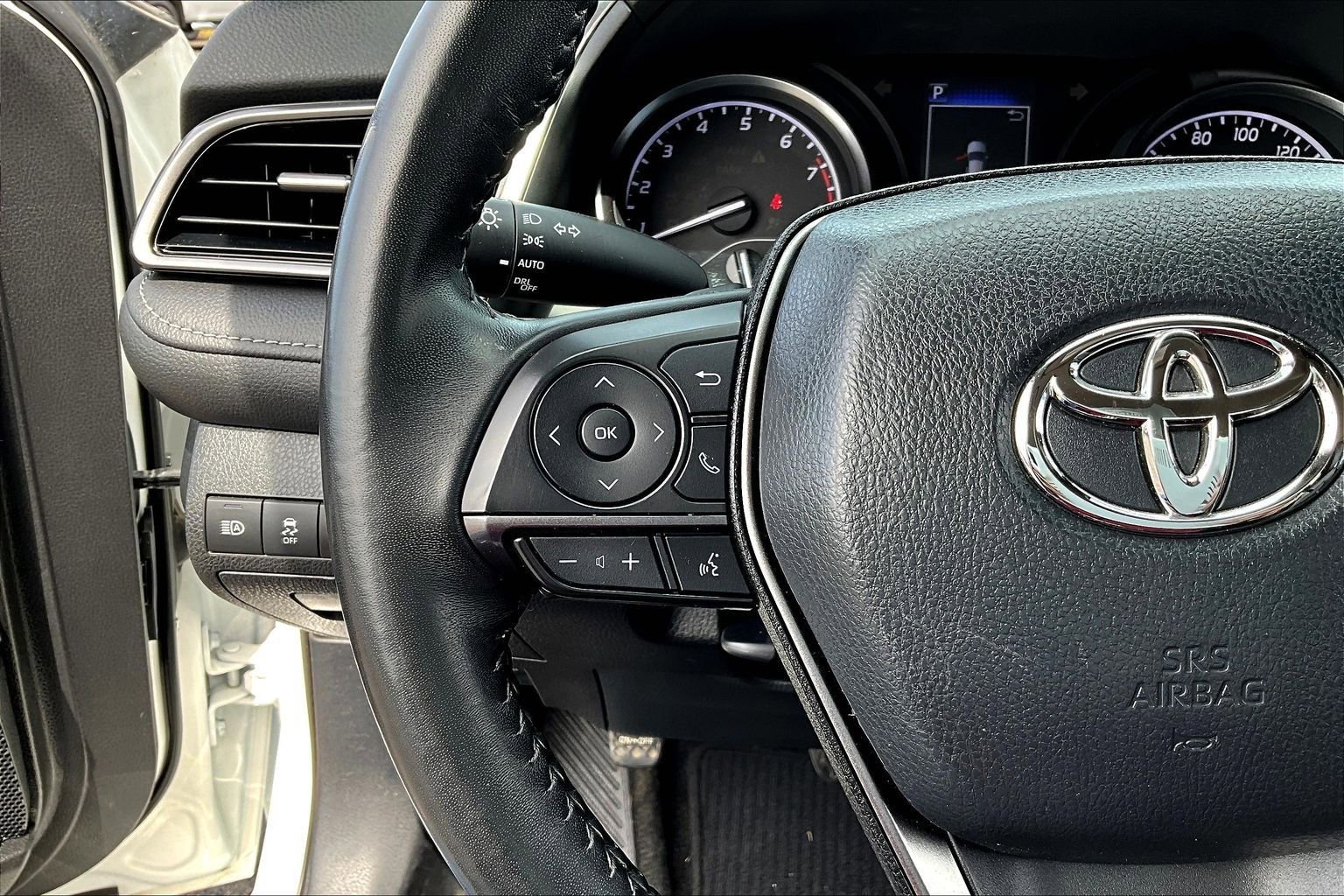 Used 2023 Toyota Camry SE image 19