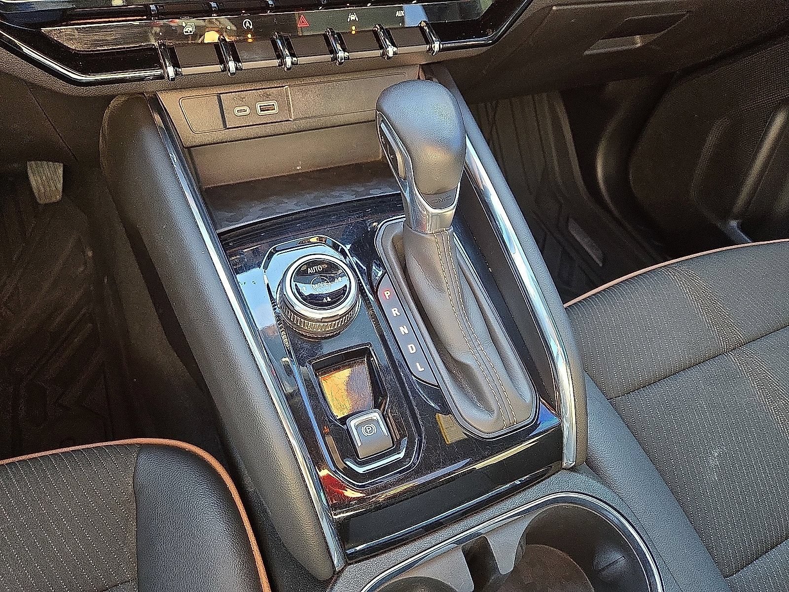 Used 2024 GMC Canyon AT4 w/ Technology Package AWD/4WD image 29