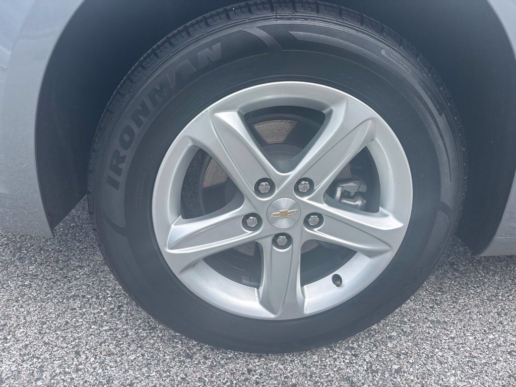 Used 2024 Chevrolet Malibu LT FWD image 3