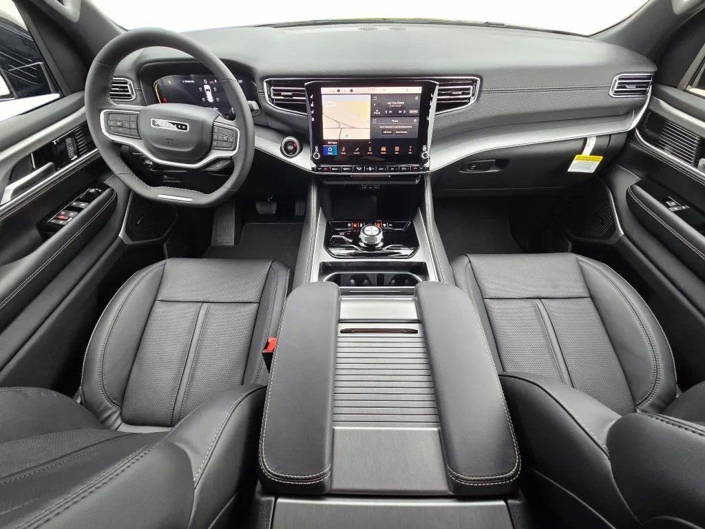 New 2025 Jeep Wagoneer 4WD w/ Premium Group I image 10