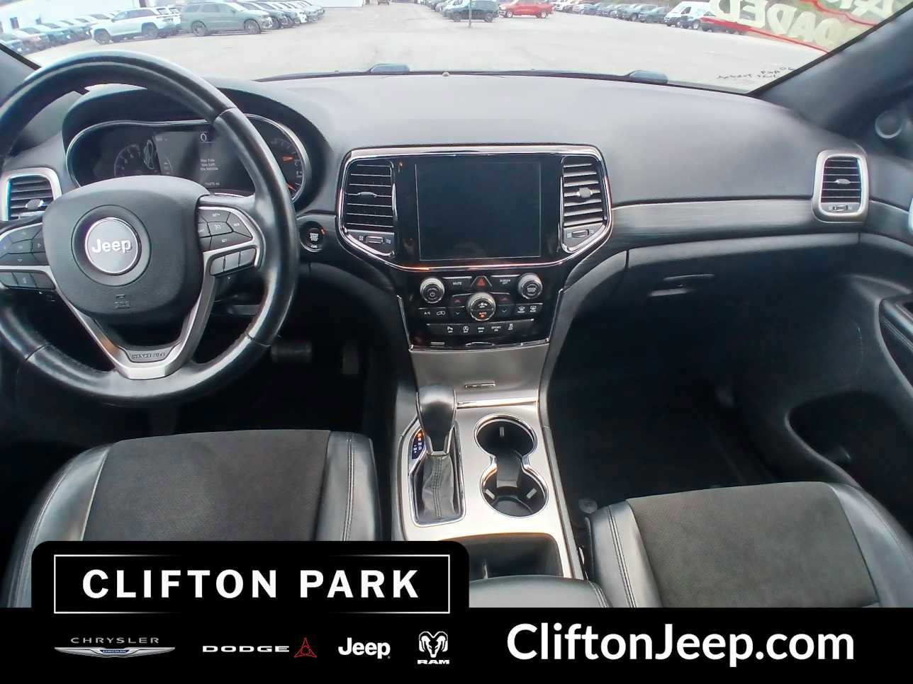 Used 2020 Jeep Grand Cherokee Altitude AWD/4WD image 18