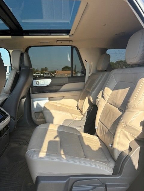 Used 2023 Lincoln Navigator L Reserve AWD/4WD image 26