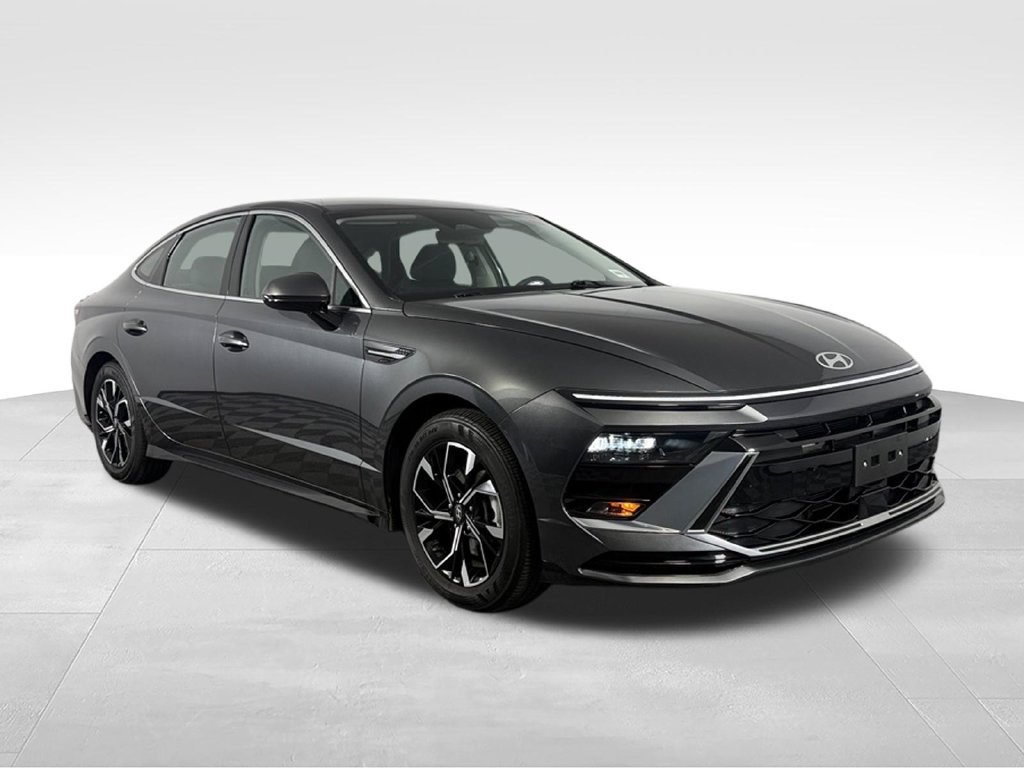 Used 2025 Hyundai Sonata SEL FWD image 4