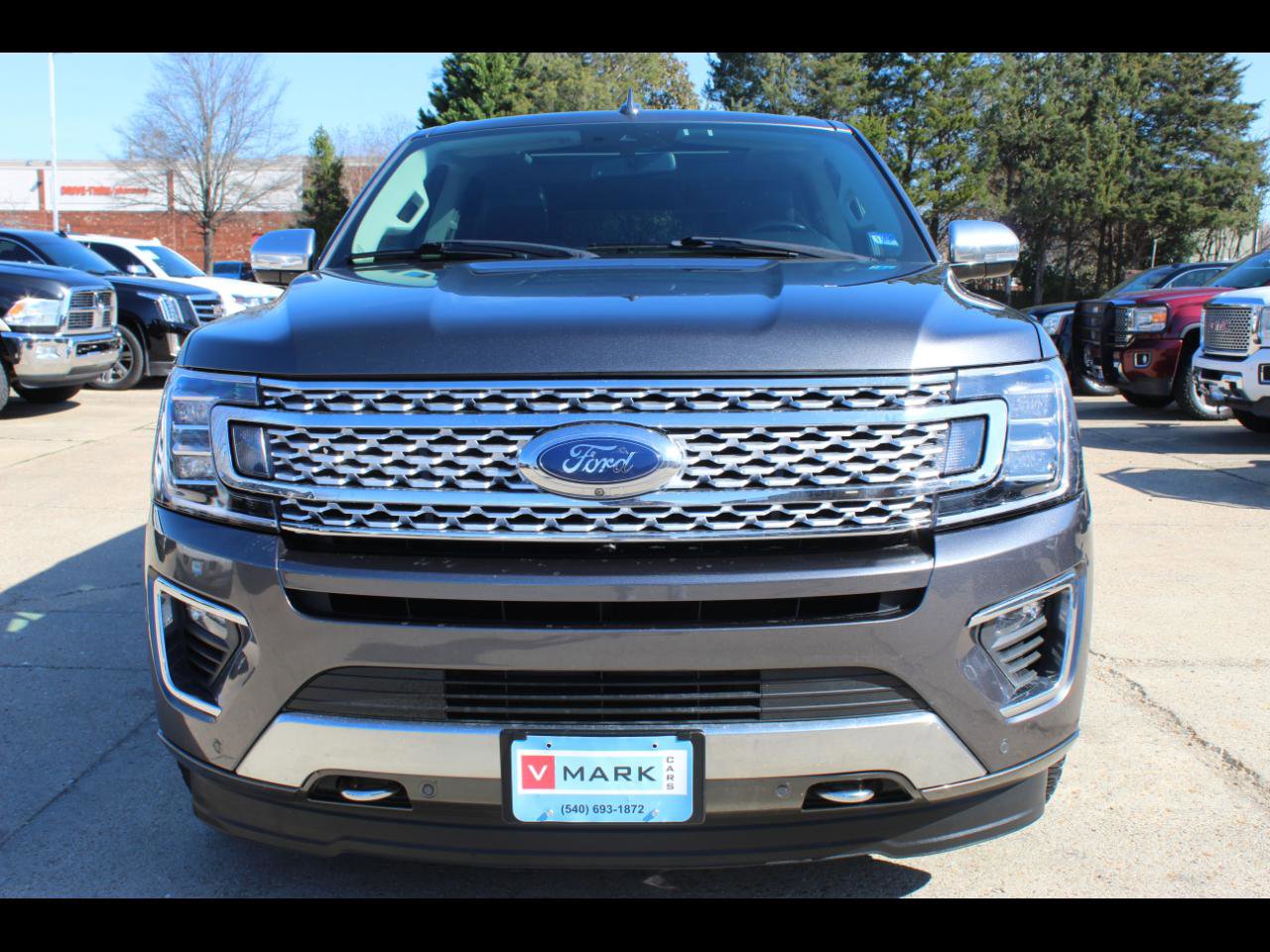 Used 2018 Ford Expedition Platinum image 2