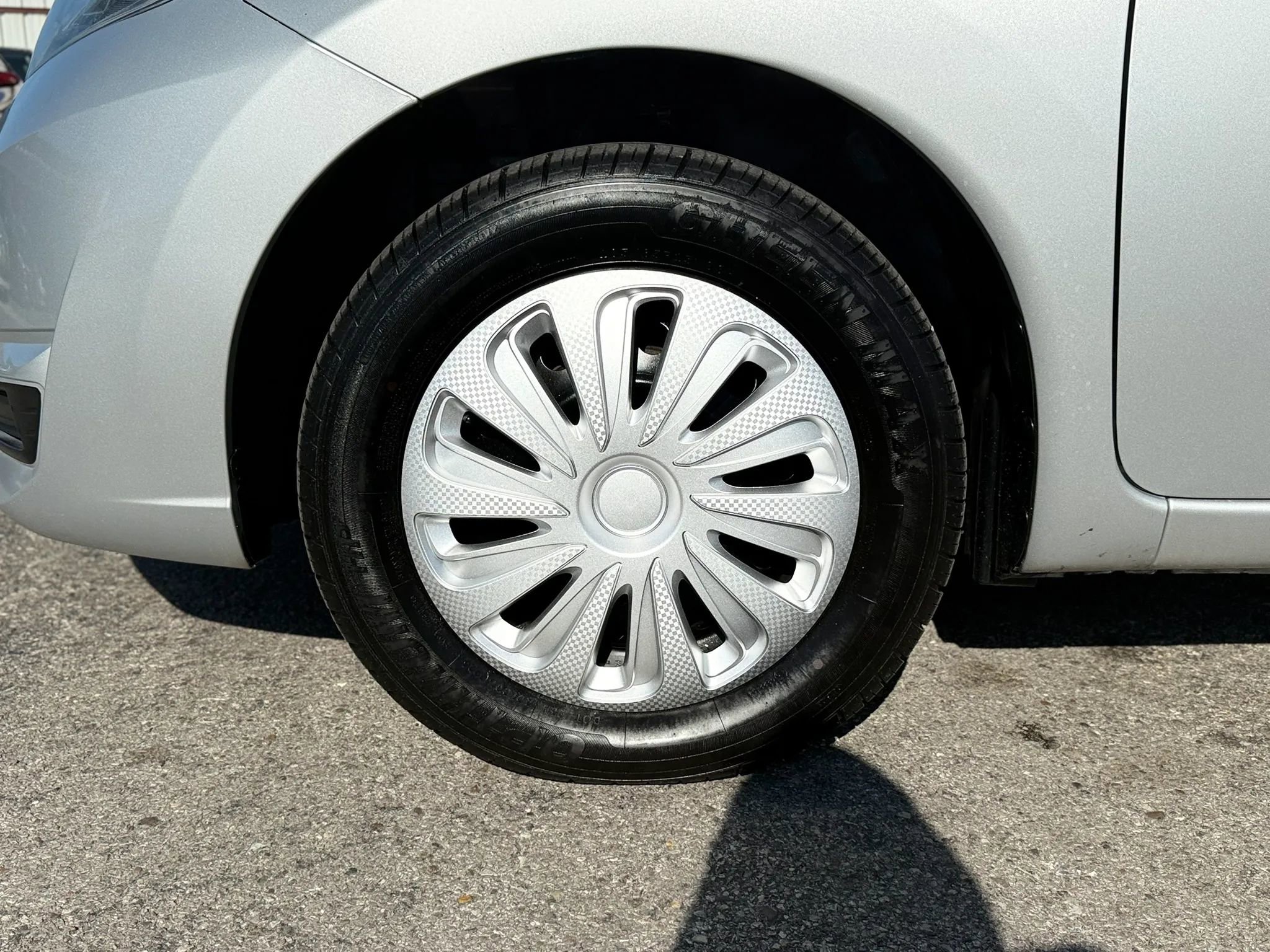 Used 2017 Nissan Versa Note SV image 8