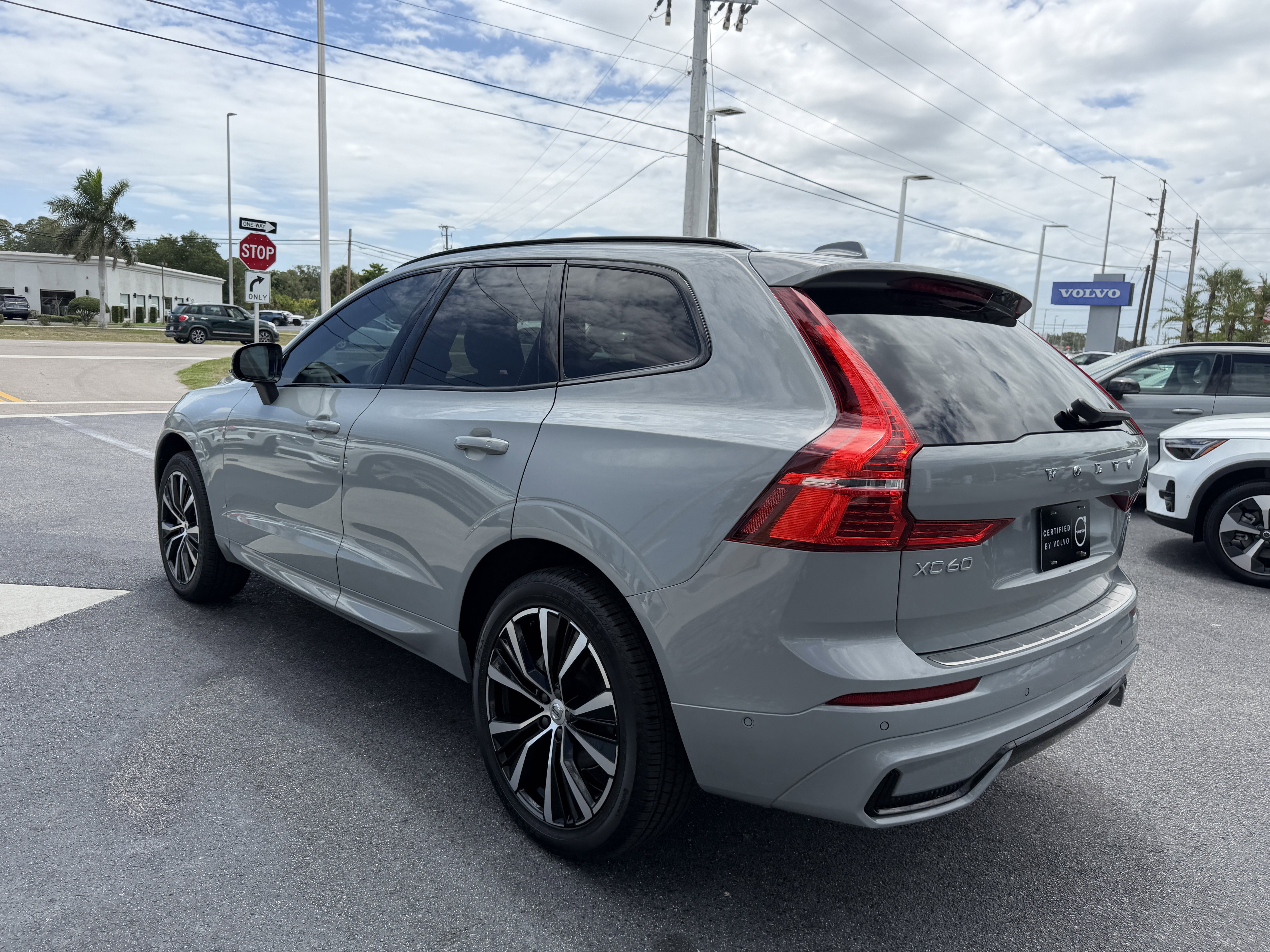 Certified 2024 Volvo XC60 B5 Plus w/ Protection Package Premier AWD/4WD image 5