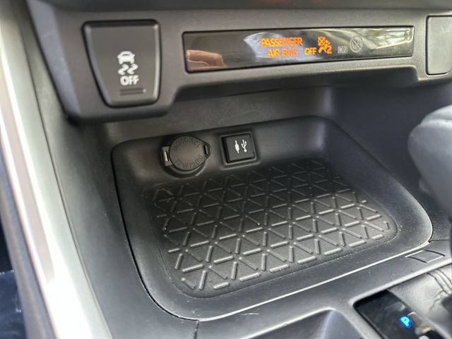Used 2019 Toyota RAV4 XLE Premium FWD image 21