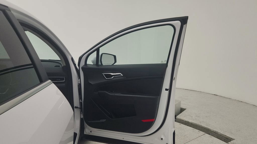 Used 2025 Kia Sportage LX FWD image 24